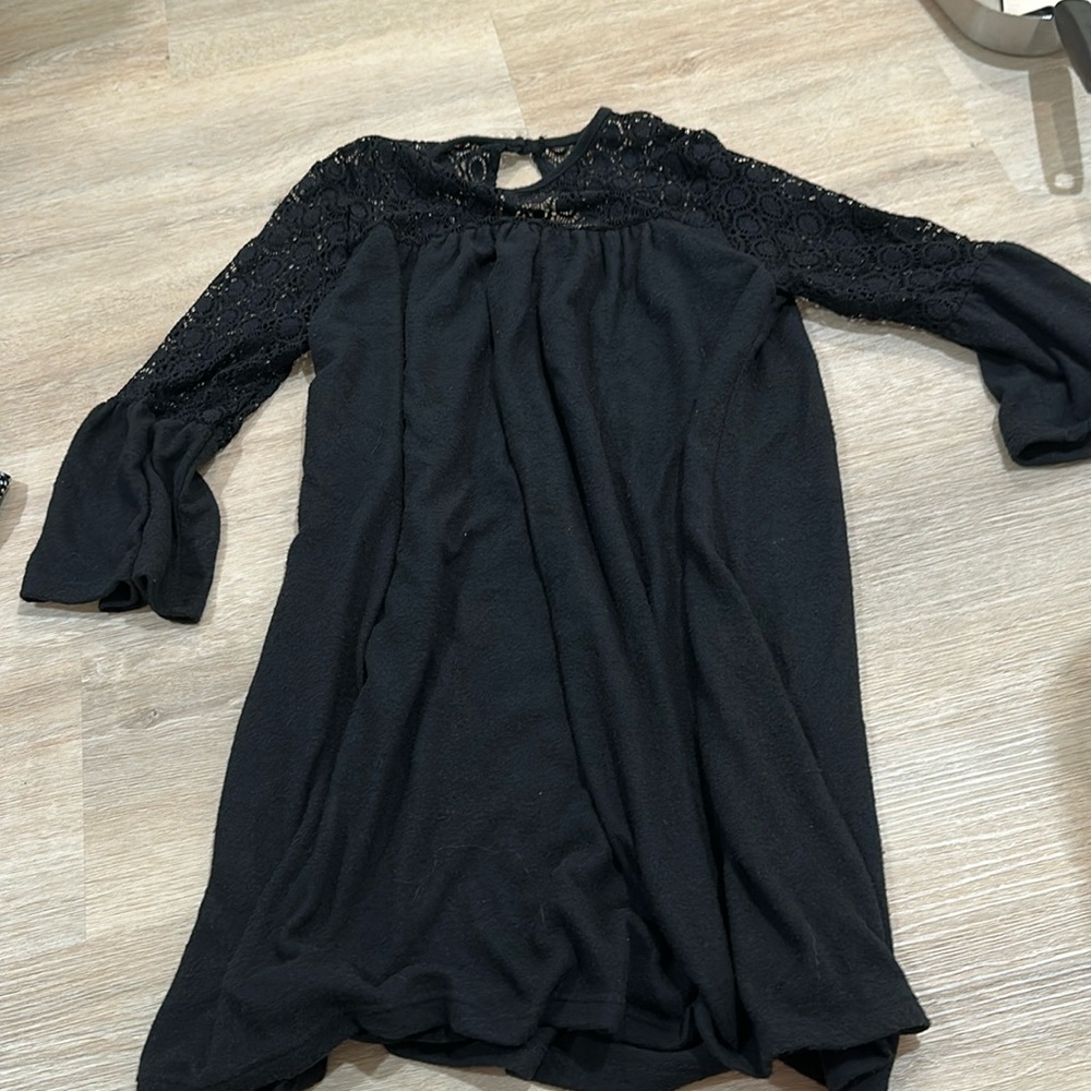 XS Francesca's Knit Sweater Dress black with flare sleeves and lace cutout